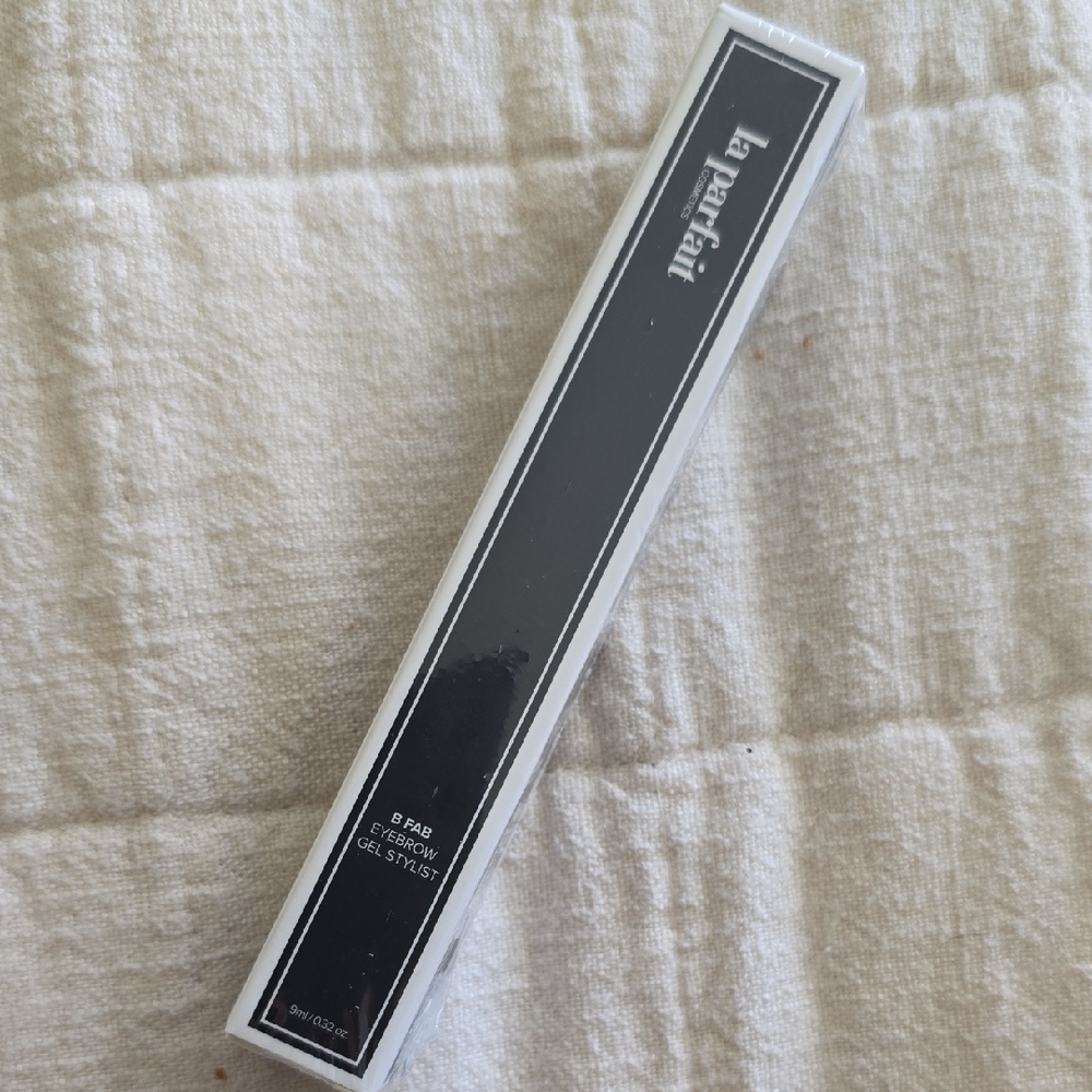 🔥4 for $25- La Parfait B Fab Eyebrow Gel Stylist